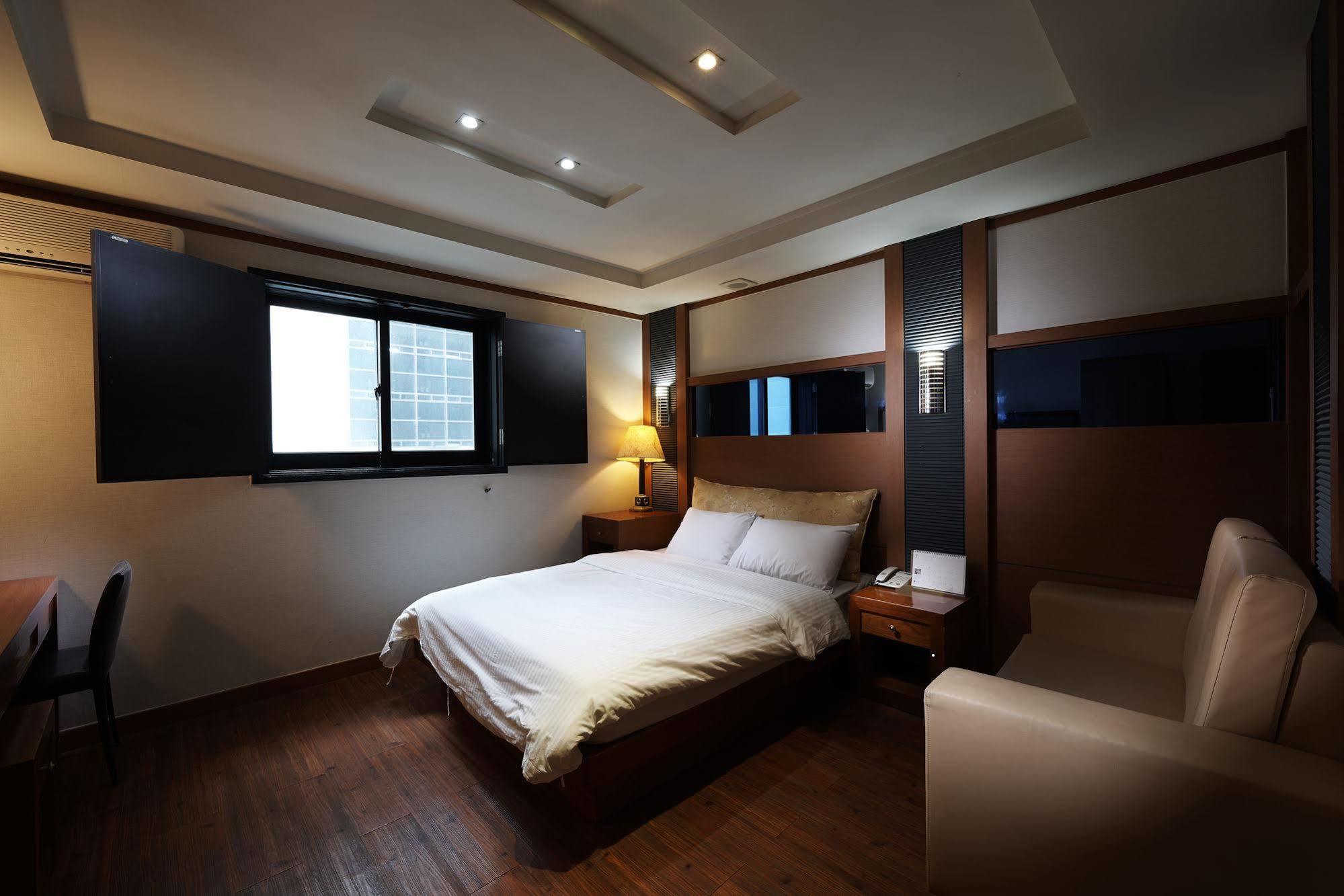 Hotel Noblesse, Yeoksam Seoul Ngoại thất bức ảnh