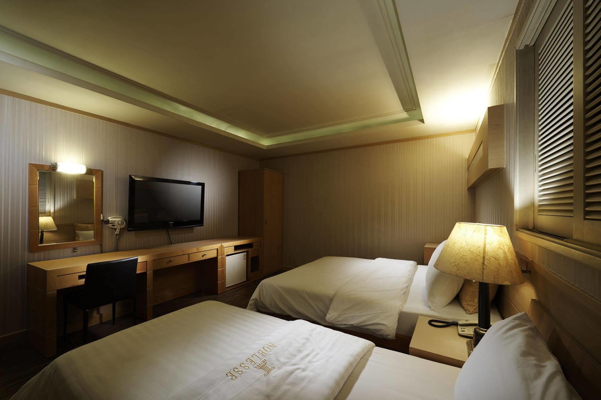 Hotel Noblesse, Yeoksam Seoul Ngoại thất bức ảnh