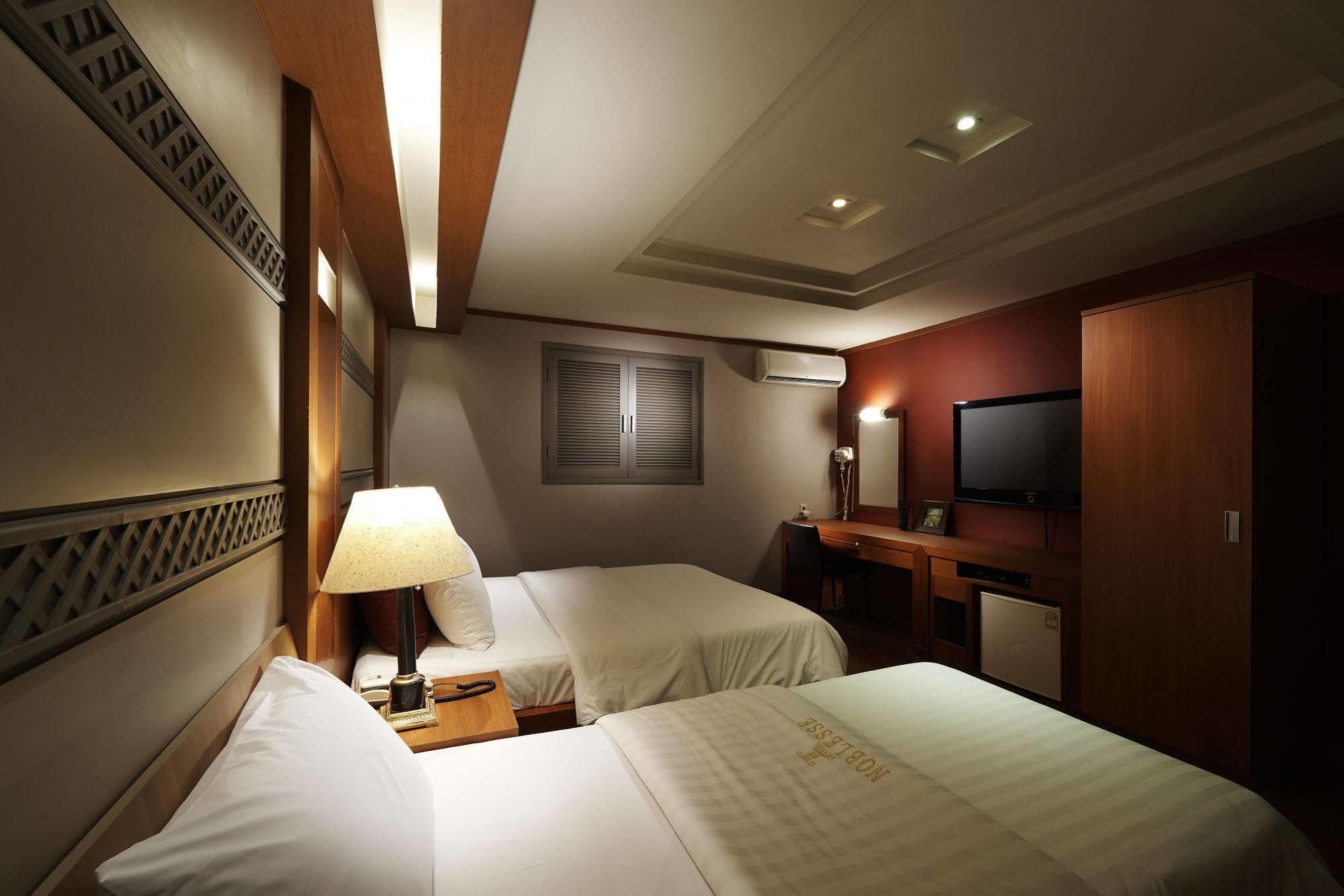 Hotel Noblesse, Yeoksam Seoul Ngoại thất bức ảnh